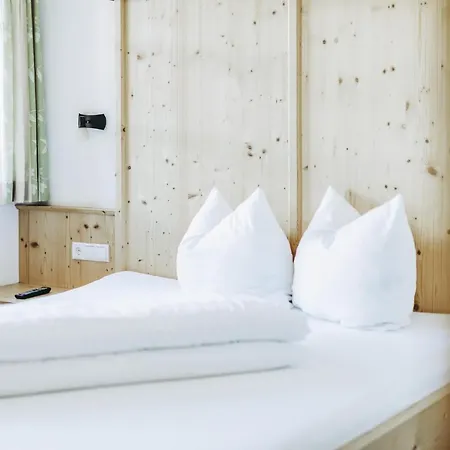 Andis Almdorf Konukevi