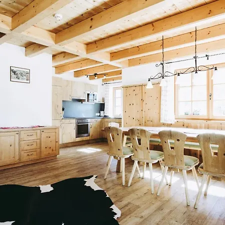 Andis Almdorf בית הארחה