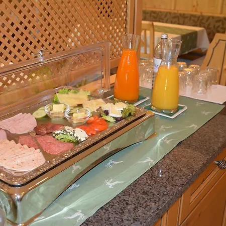 Casa de hóspedes Andis Almdorf 2*